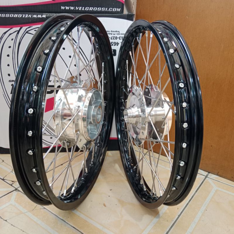 Velg Jari Jari Ring 17 Tersedia Ukuran 140 - 215 Velg Rossi Khusus Untuk Motor Vixion Old Warna Velg