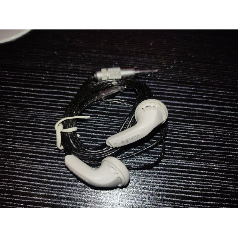 Earbuds Headset Recable Baca Deskripsi