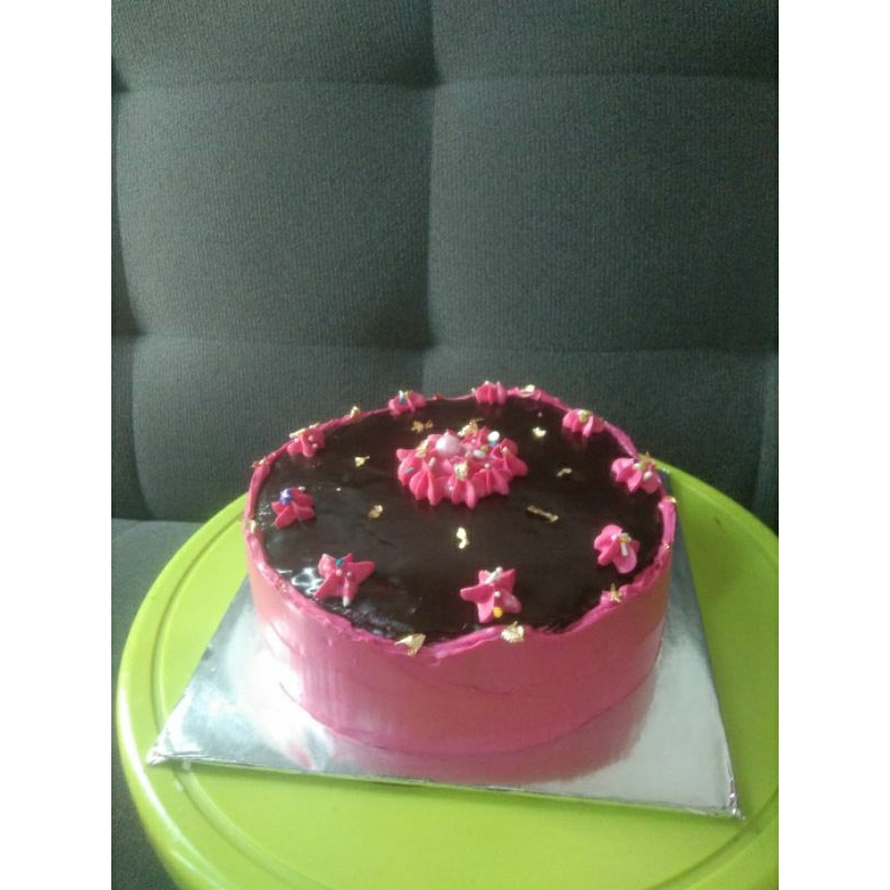 

cake pinky golden flower