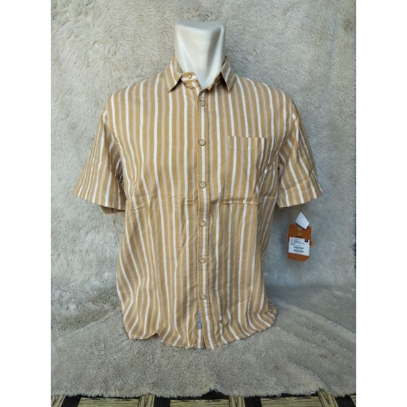 Kemeja Lengan Pendek Emba