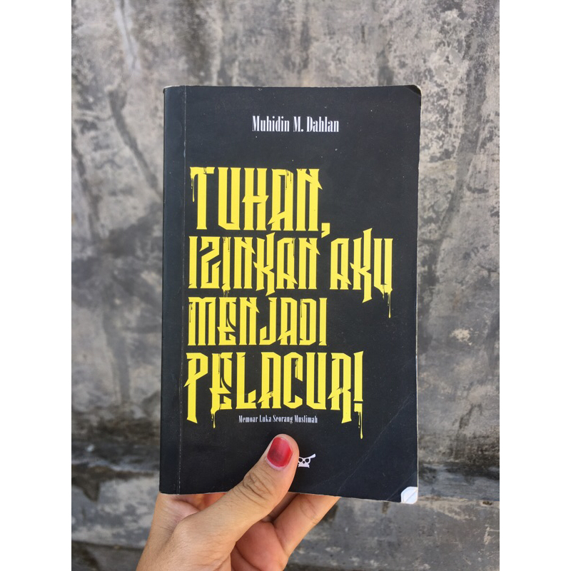 Buku Tuhan Izinkan aku Menjadi Pelacur