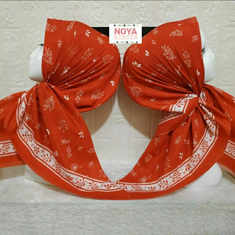 Hijab jilbab segiempat motif merah red kerudung voal premium Lacercut