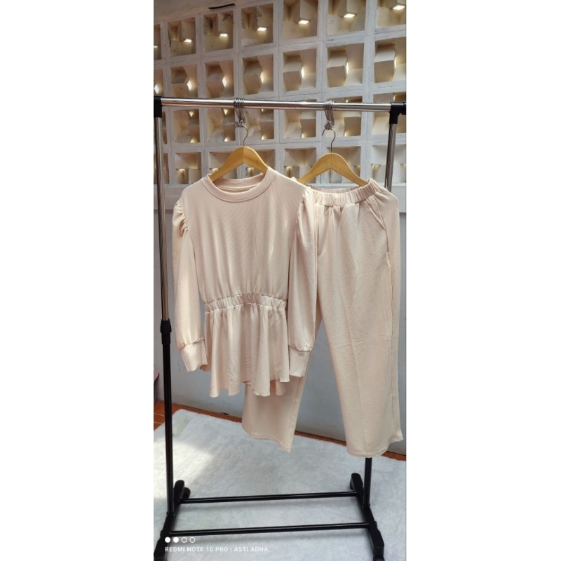 setelan knit premium merk clarke