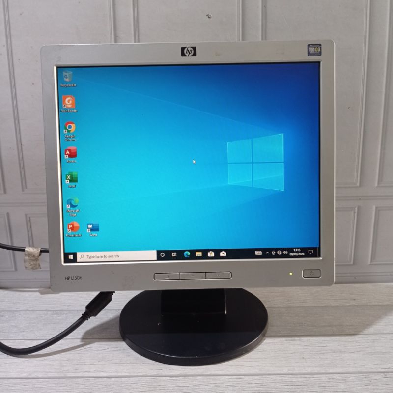 monitor 15 squaert kotak/wide untuk komputer/cctv normal