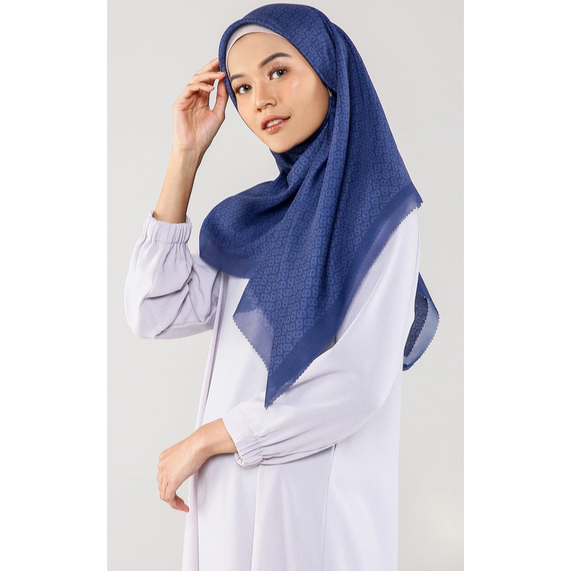 Buttonscarves The Tapis Square Oxford Blue