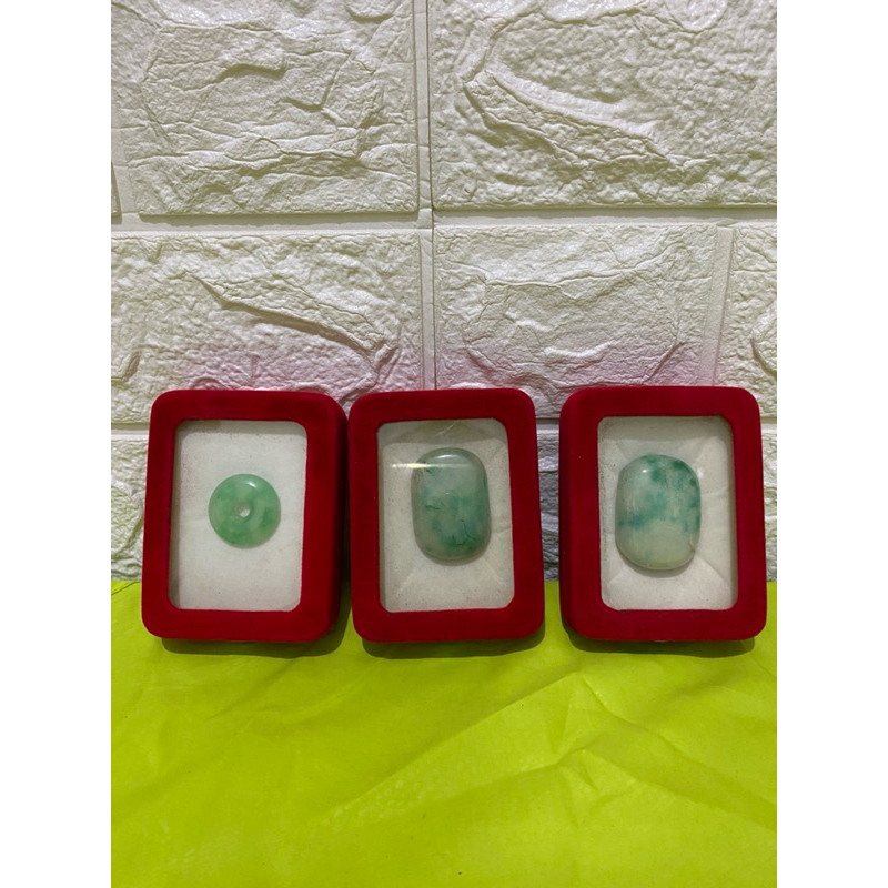 Batu Giok, Batu Kecubung Karang