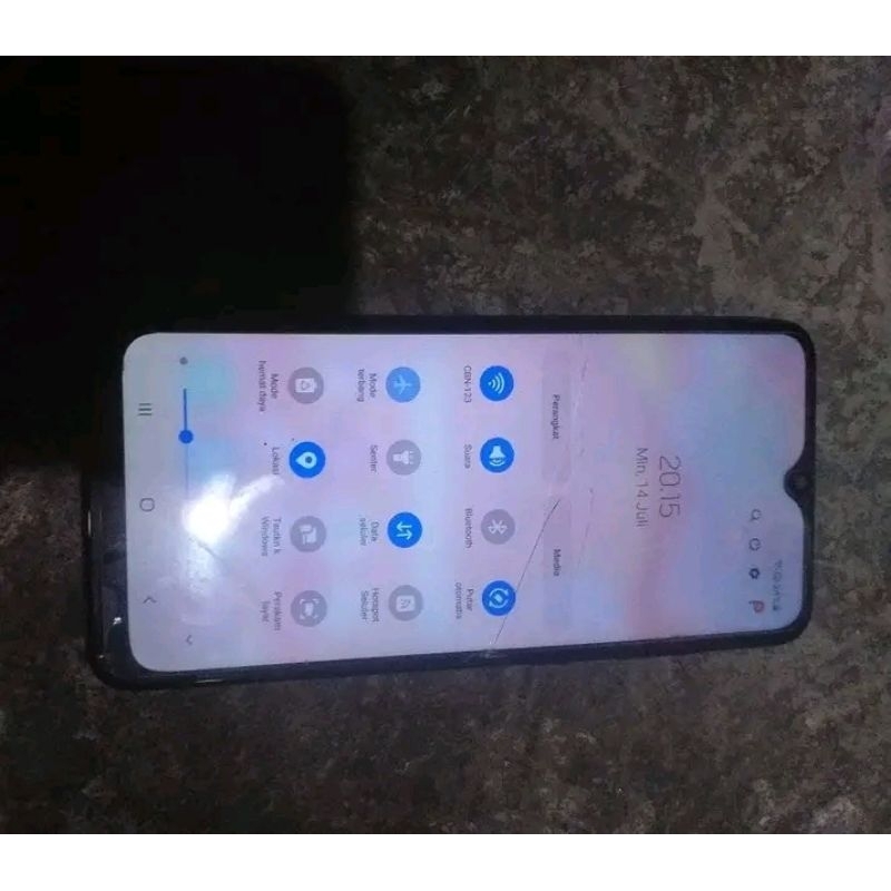 hp samsung galaxy a70 bekas minus