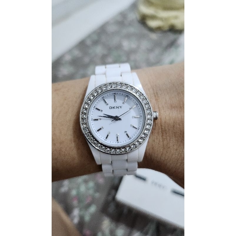 preloved jam tangan wanita DKNY original