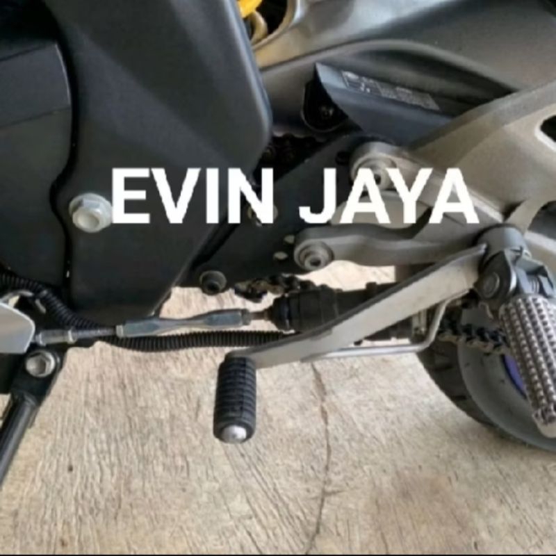 RAISER FOOTSTEP YAMAHA R15M