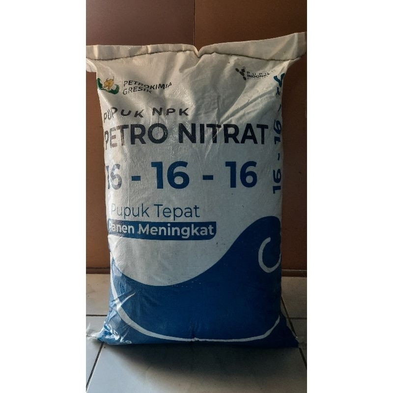 Pupuk NPK Petro Nitrat 16 16 16