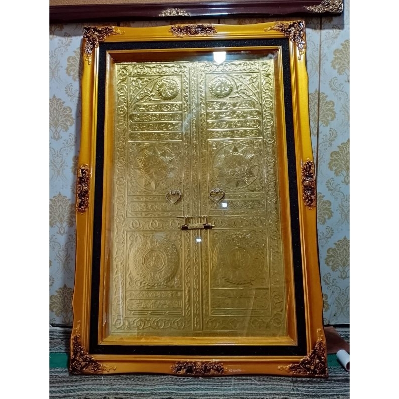 KALIGRAFI PINTU KA'BAH KUNINGAN JUMBO 125 X 85 cm free palet kayu