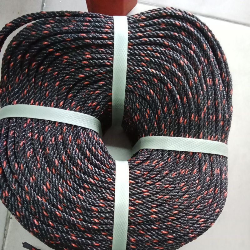 TALI TAMBANG PLASTIK 4mm/roll hitam bintik merah