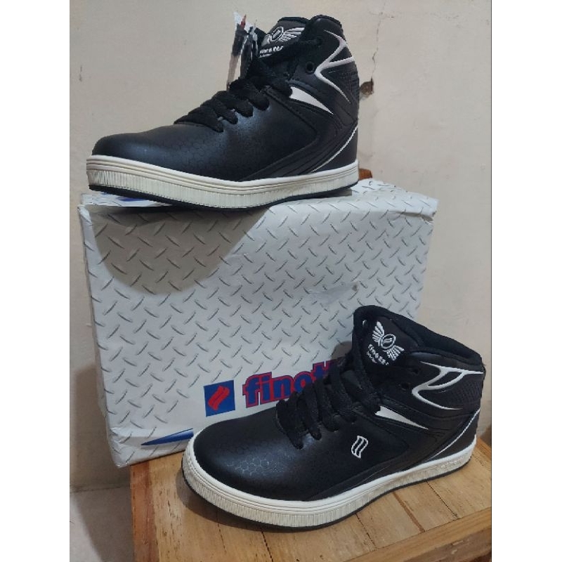 Sepatu Finotti