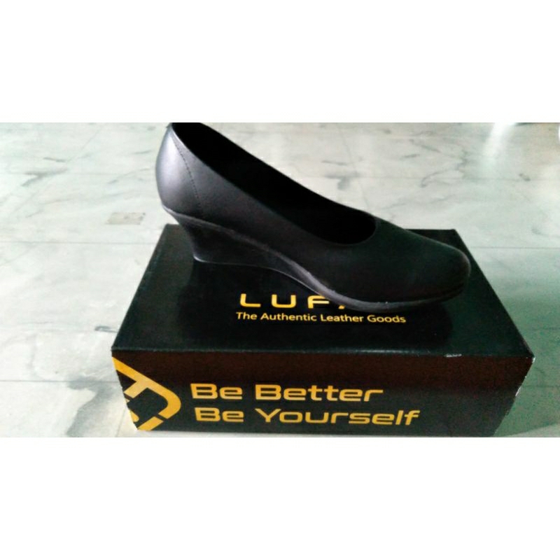 sepatu lufas