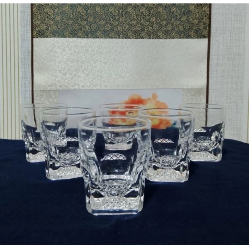 Gelas kaca sloki pajangan antik