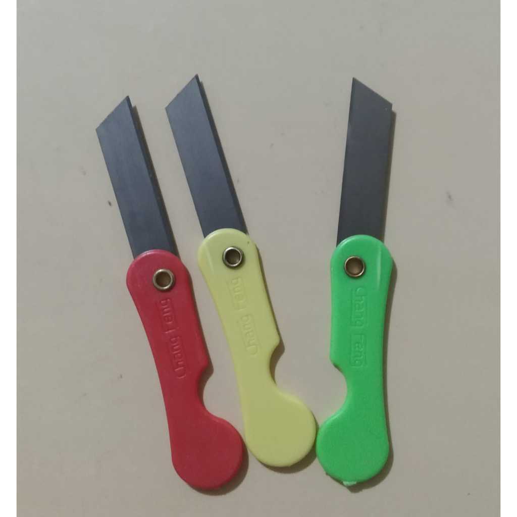 

Cutter Lipat Kecil Warna