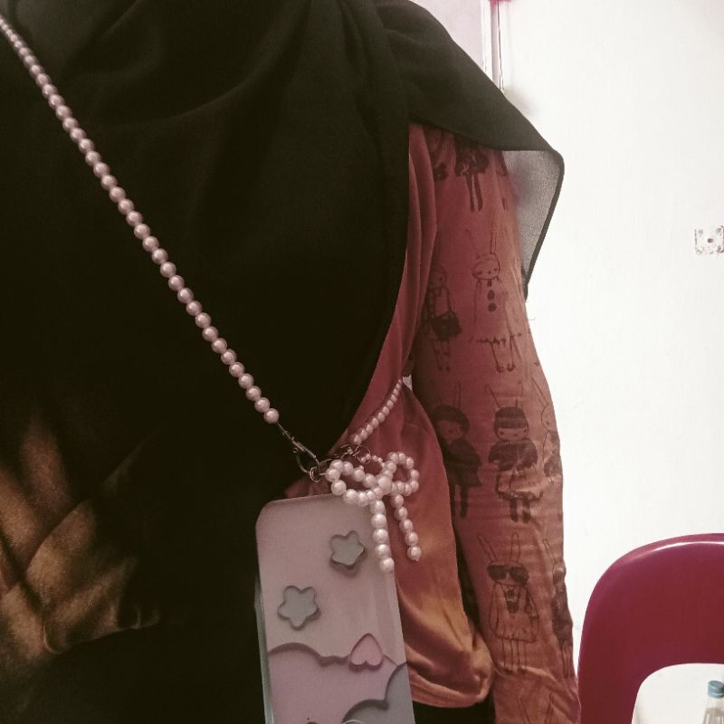 Aeesha- Tali Gantungan Hp Panjang Selempang Mutiara Putih Pita Nagita Slavina