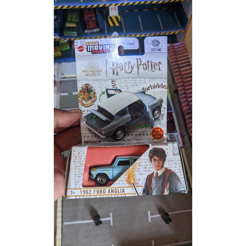 MATCHBOX MOVING PARTS FORD ANGLIA HARRY POTTER