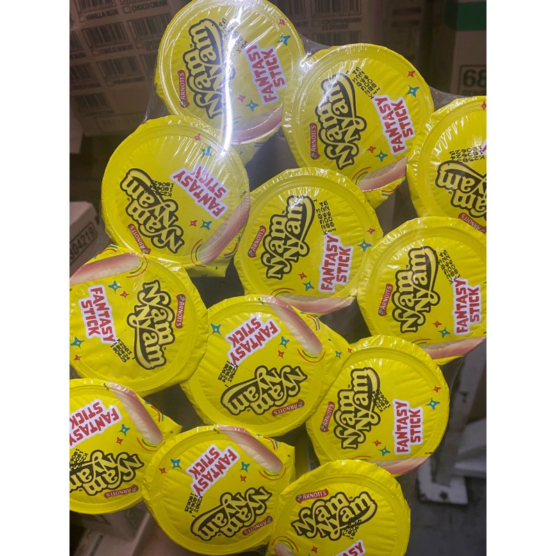 

ARNOTT’S Biscuit Nyam nyam fantasy stick choco cup