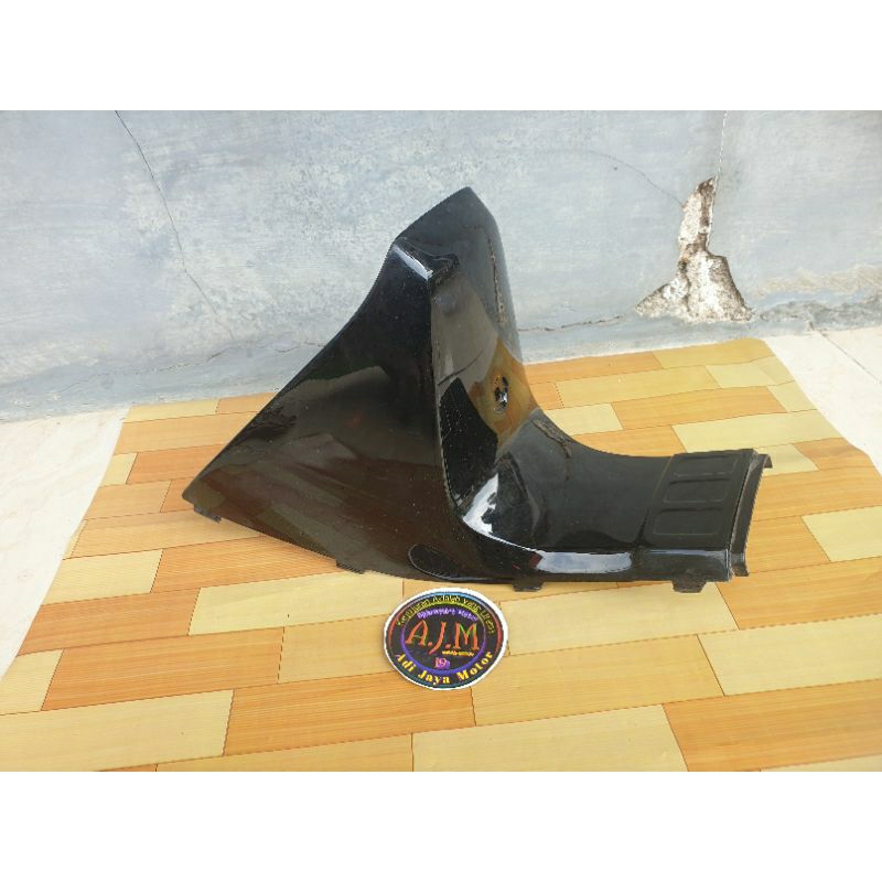 Cover Tutup Body Tengah Suzuki Rc110 Crystal Original Hitam