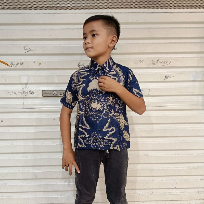 Fatih Batik Medan Batik Anak Laki-Laki Lengan Pendek Biru Navy Bahan Katun CP7401