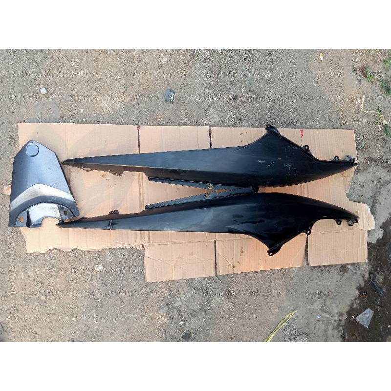 Cover body belakang Yamaha xeon gt 125/xeon Rc/xeon karbu Original copotan