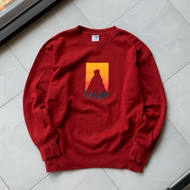 GU X KIMETSU NO YAIBA CREWNECK