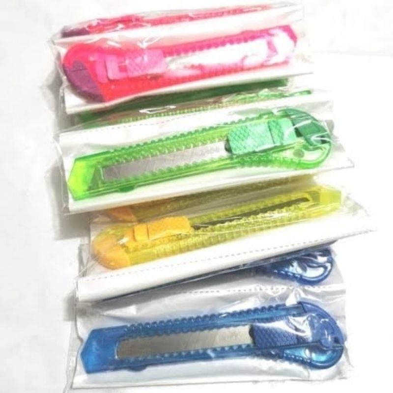 

cutter besar/pisau kecil isi 12pcs