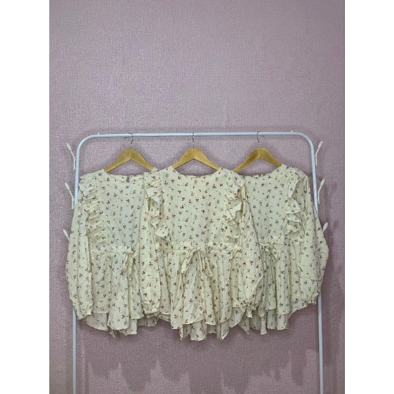 "KIYOMI FLORAL BLOUSE" | Floral blouse | crinkle blouse | korean blouse | vintage blouse