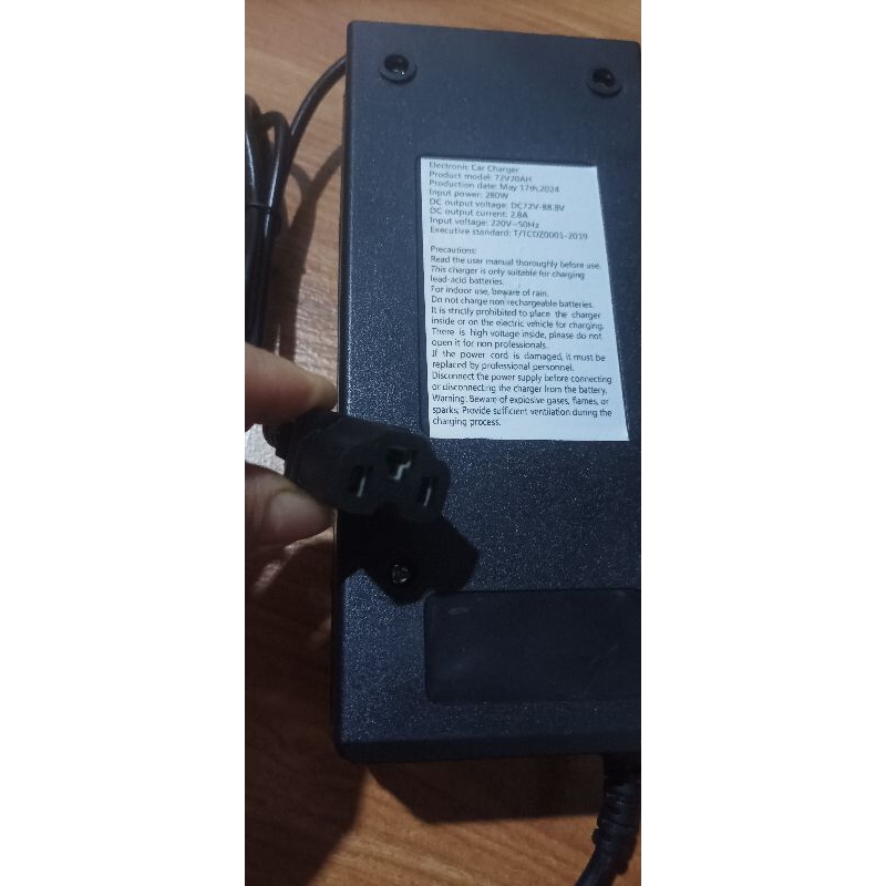 charger motor listrik