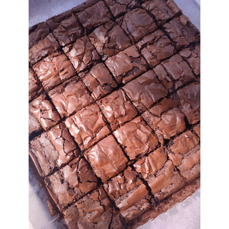 

Fudgy Brownies 20x20 Free Toping Keju Kacang