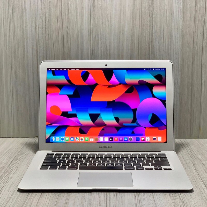 MacBook Air 13 Inch 2017 8/128 GB