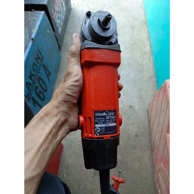 Gerinda maktec mt954 bekas