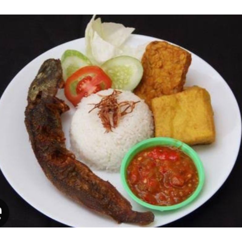 

Paket Nasi Box Lele Goreng Komplit