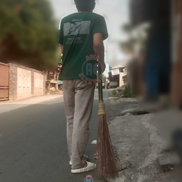 Sapu Lidi Gagang Panjang / Sapu Lidi Halaman / Sapu Lidi Taman Gagang Bambu / Sapu Lidi Besar Mekar 
