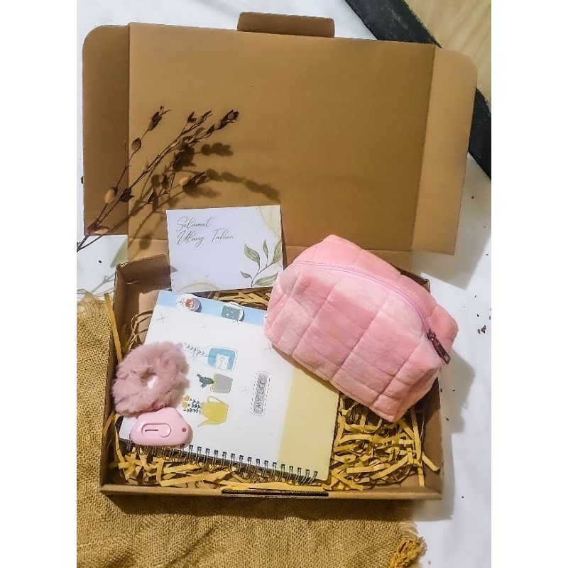 

HAMPERS BOX BOX HADIAH dus box gift box rustic box kado ulang tahun bungkus kado unik