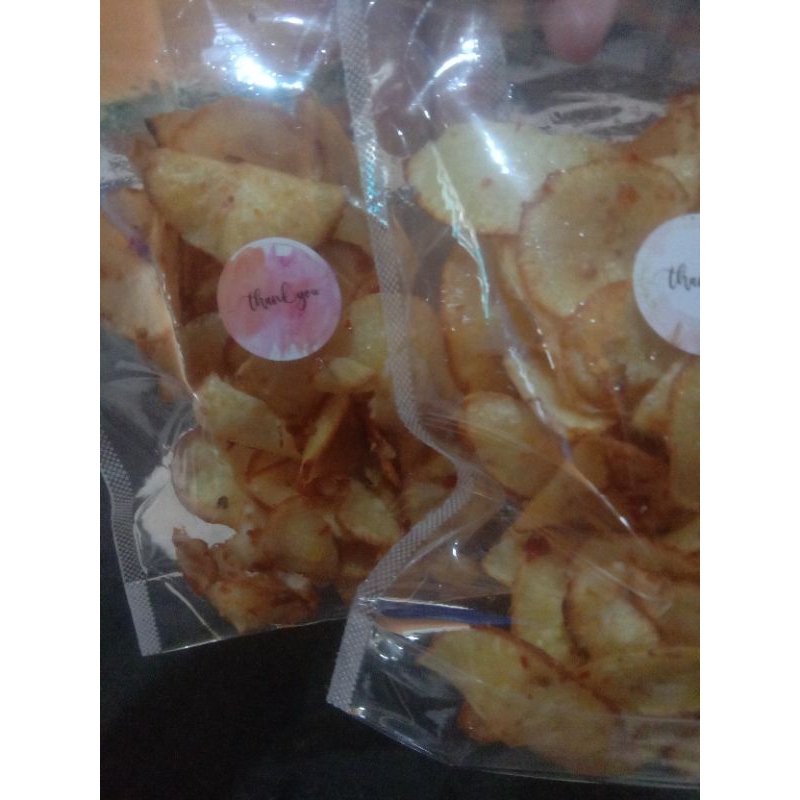 

keripik singkong,,pedas,manis,asin.dan juga gurih