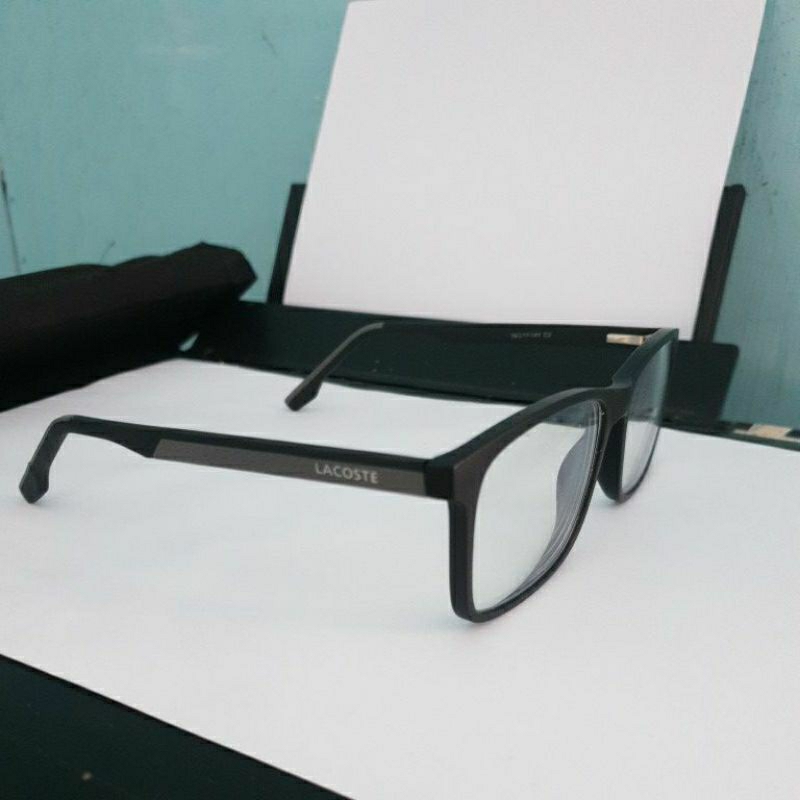 Kacamata Lacoste