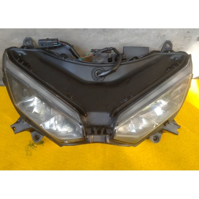 Lampu depan honda cbr 150 r LED original