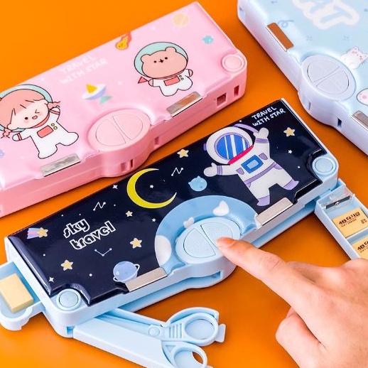 

KODE Y4K4 Tempat Pensil Anak Multifungsi Lengkap dengan Magnet Gunting Rautan Penggaris PenghapusTempat pencil anak pop it lucu