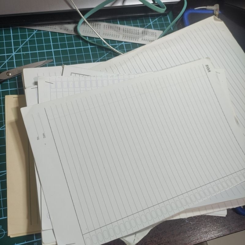 

Kertas bekas (random)