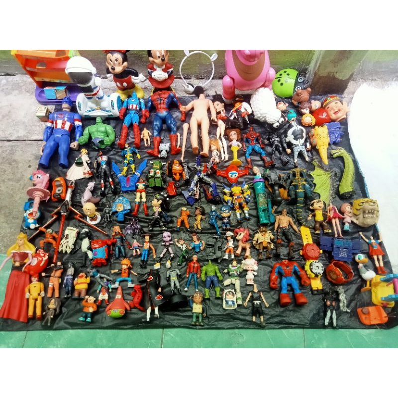 mainan junk figur campuran