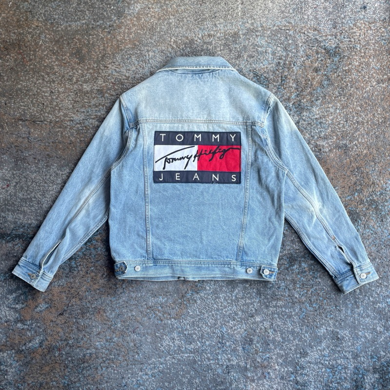 tommy hilfiger jeans distressed denim jacket