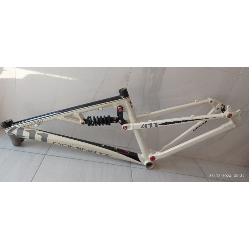 Frame United Dominate 411