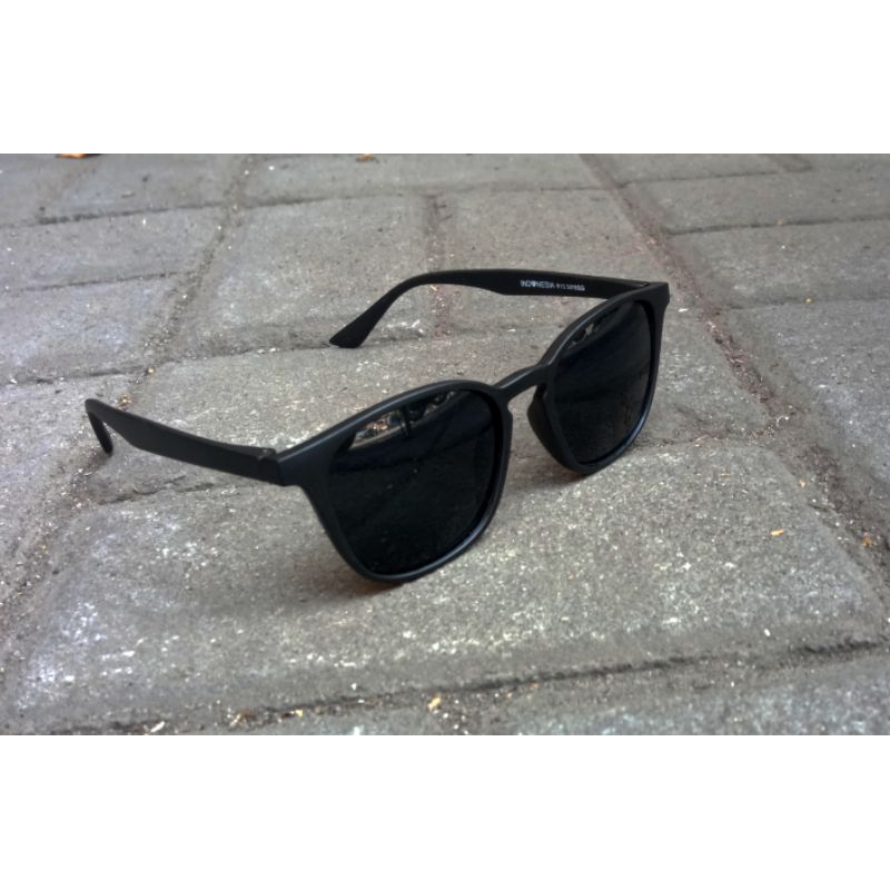 kacamata hitam kekinian RB315