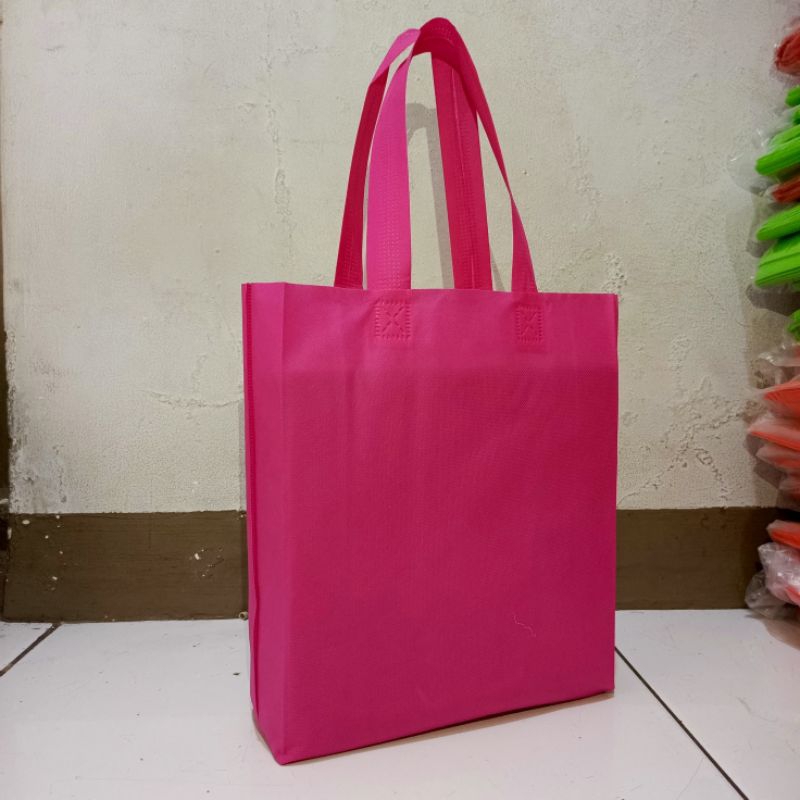 

Tas goodie bag mumer ukuran 25x35 lipat samping 1lusin (isi 12pcs)