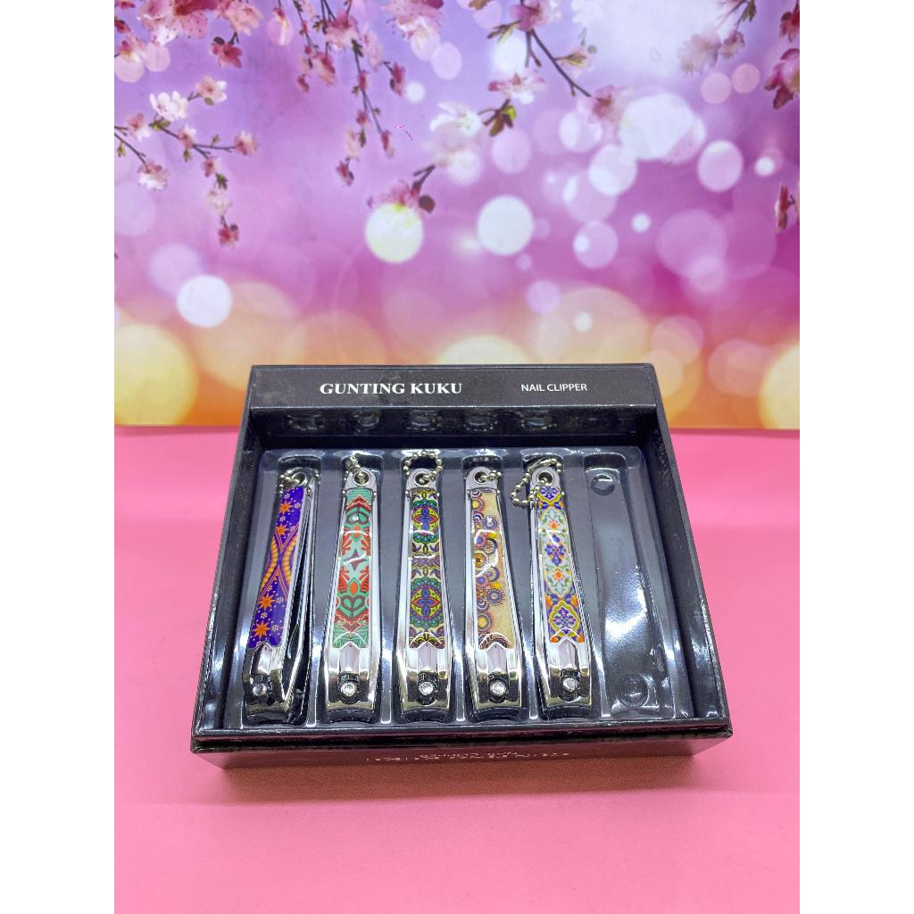 GUNTING KUKU MOTIF BATIK BESAR