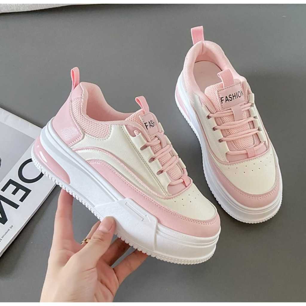 Sepatu Wanita Korea Sneakers Tali Motif Garis Terbaru Casual Kekinian