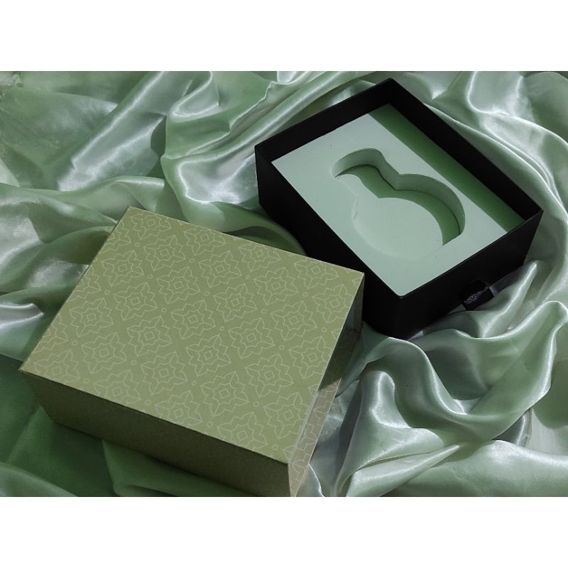 

Box Custom Slide / Box Hampers Skat Busa ( Box Parfum )