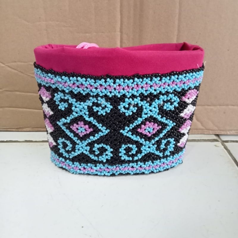 Tas serut manik - tote bag manik - tas kadut manik motif dayak kalimantan ukuran besar warna kain pi
